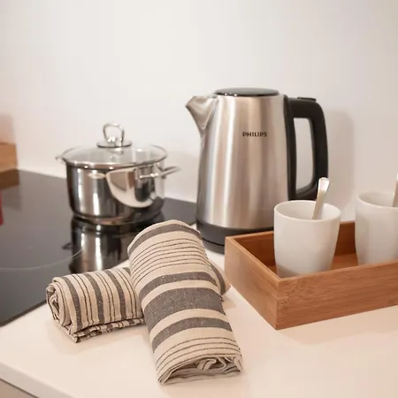 Stylish Grey - 5 Minutes From The Apartmán Como