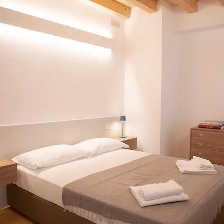 Stylish Grey Apartment - 5 Minutes From The Lake * Como