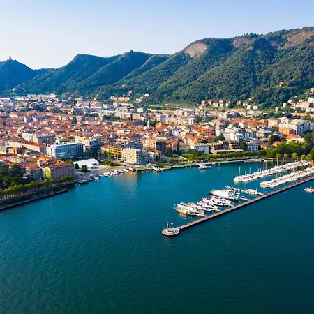 Stylish Grey - 5 Minutes From The Apartmán Como