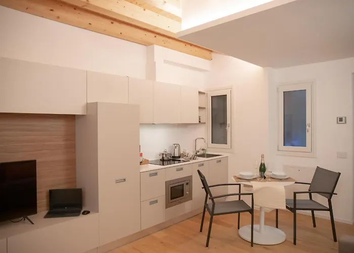 Apartment Stylish Grey - 5 Minutes From The Como