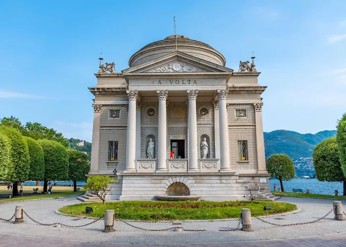 Stylish Grey - 5 Minutes From The Como