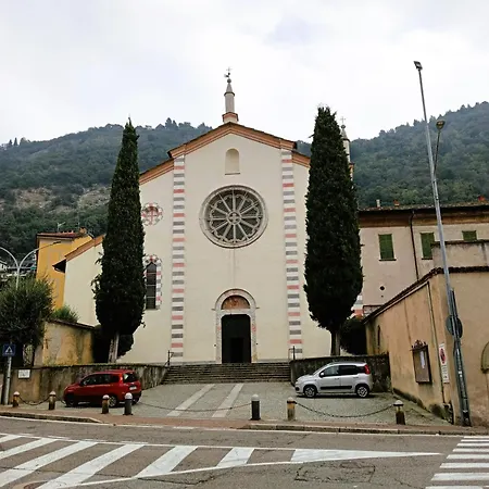 Stylish Grey - 5 Minutes From The Como