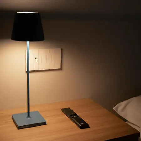 Stylish Grey - 5 Minutes From The Όπως