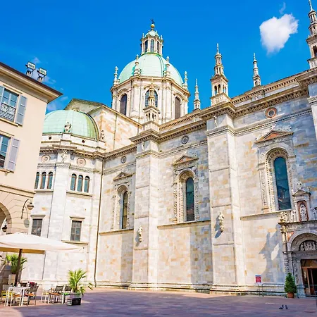 Stylish Grey - 5 Minutes From The *